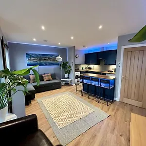 https://sunshine-on-leith-the-river-view-apartment.edinburghhotelsuk.org
