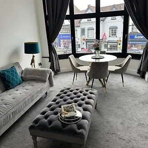 Black Horse Apartment